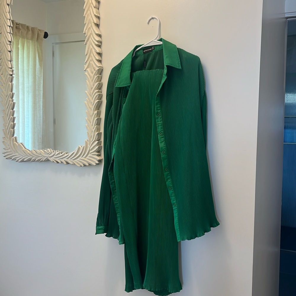 Pant set. NWT. Brand prettylittlething